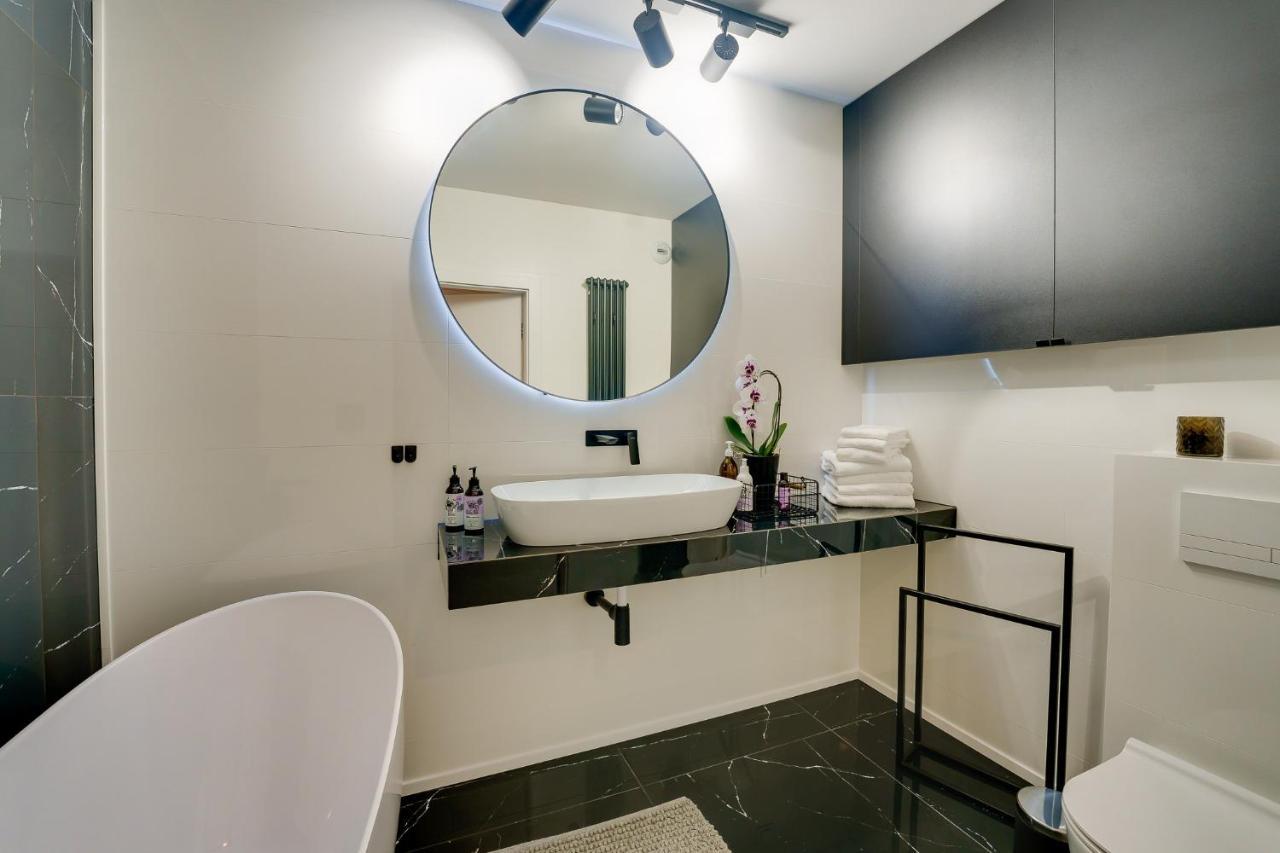 Apartament Deluxe Black Orchid Baltic Concept Dzwirzyno Exterior photo